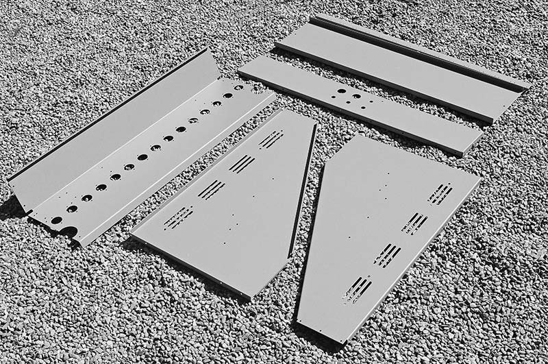 ES-201 modules installed in the cabinet — 15 amplifiers across the top